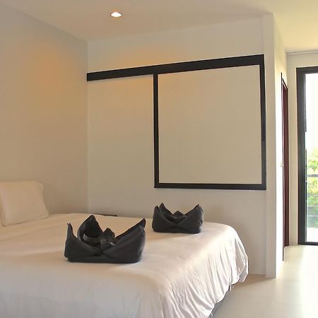 Little Paris Phuket Apartment Ngoại thất bức ảnh