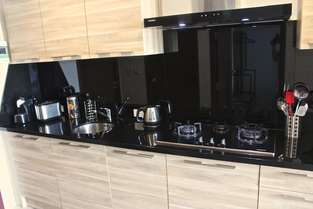 Little Paris Phuket Apartment Ngoại thất bức ảnh