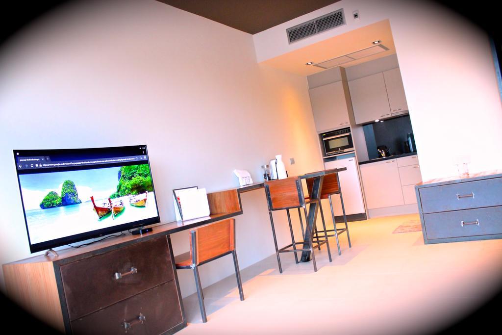 Little Paris Phuket Apartment Ngoại thất bức ảnh