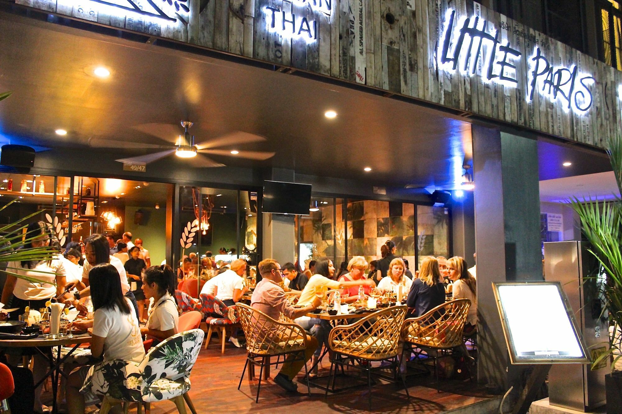 Little Paris Phuket Apartment Ngoại thất bức ảnh